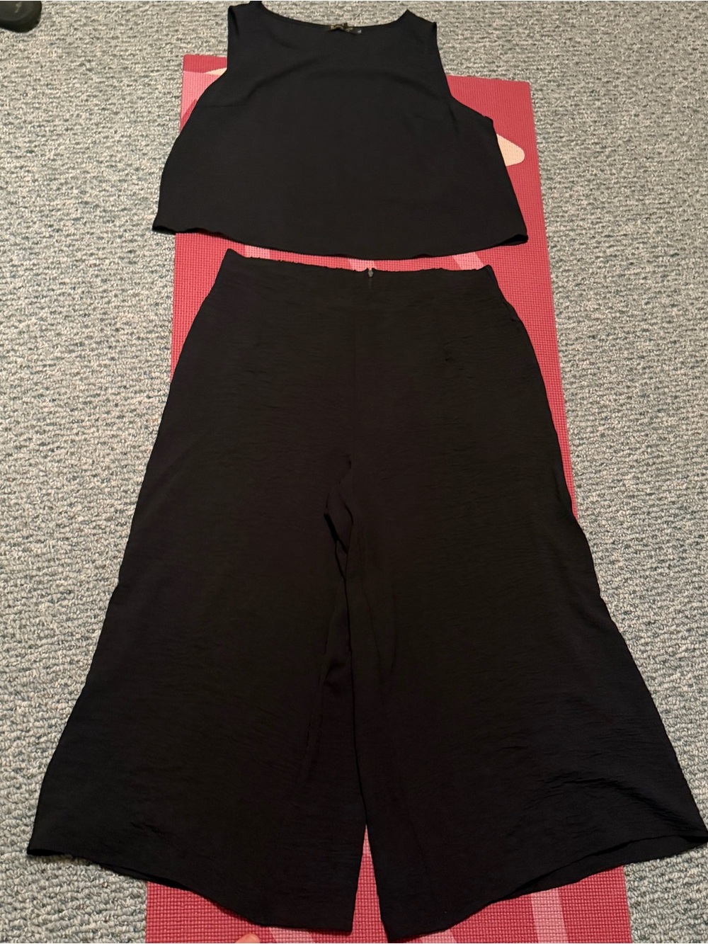 NWT Black Wide-Leg Crop Jumpsuit with Flowing Silhouette